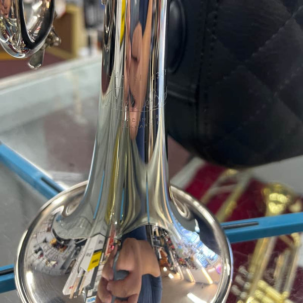 Bach Professional Trumpet in B♭ 170S43GY in Silver w/Case