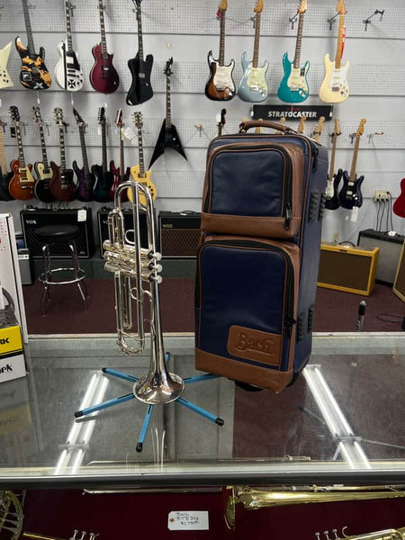 Bach Stradivarius Trumpet in B♭ 190S72X in Silver w/Case